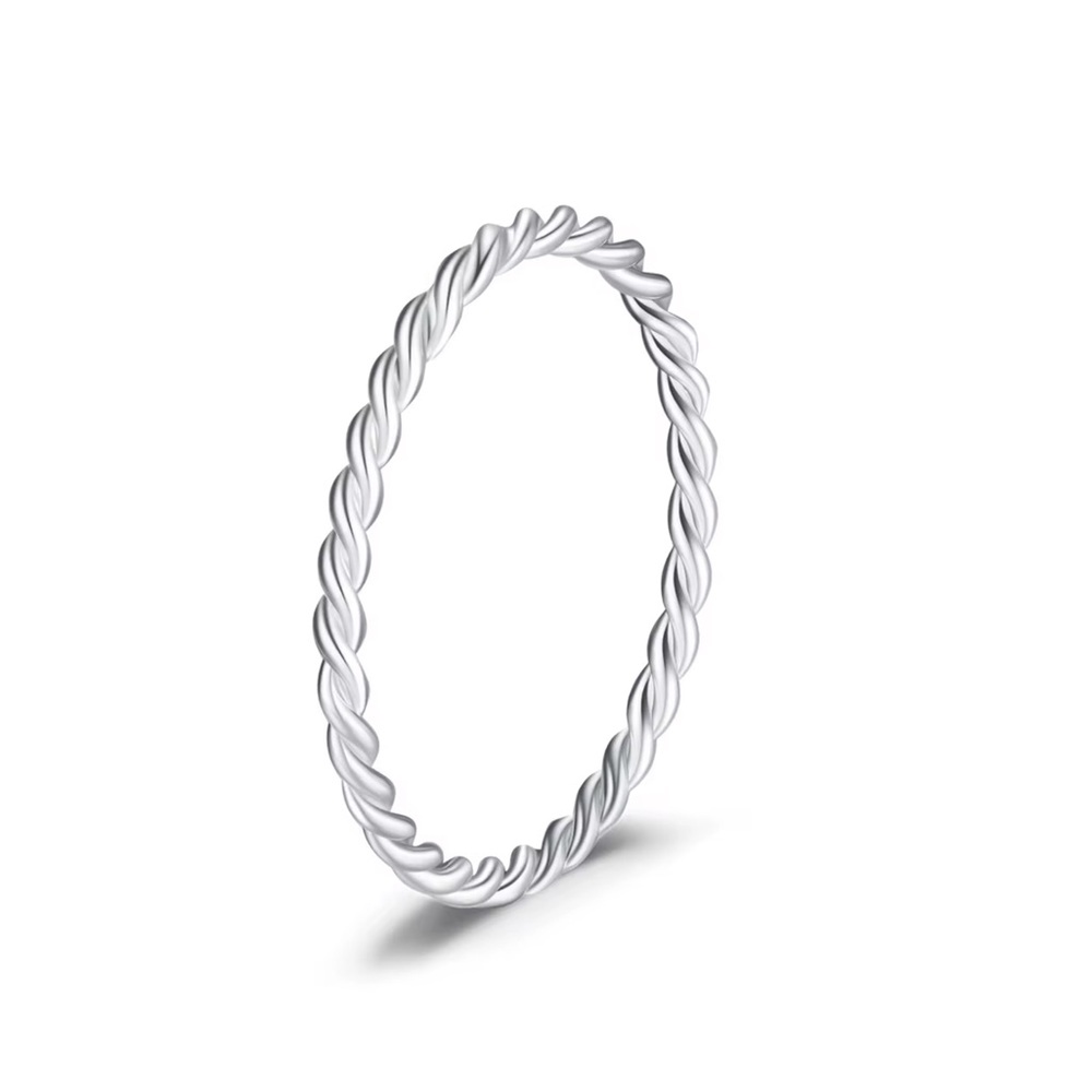 Elegant Silver Twisted Band